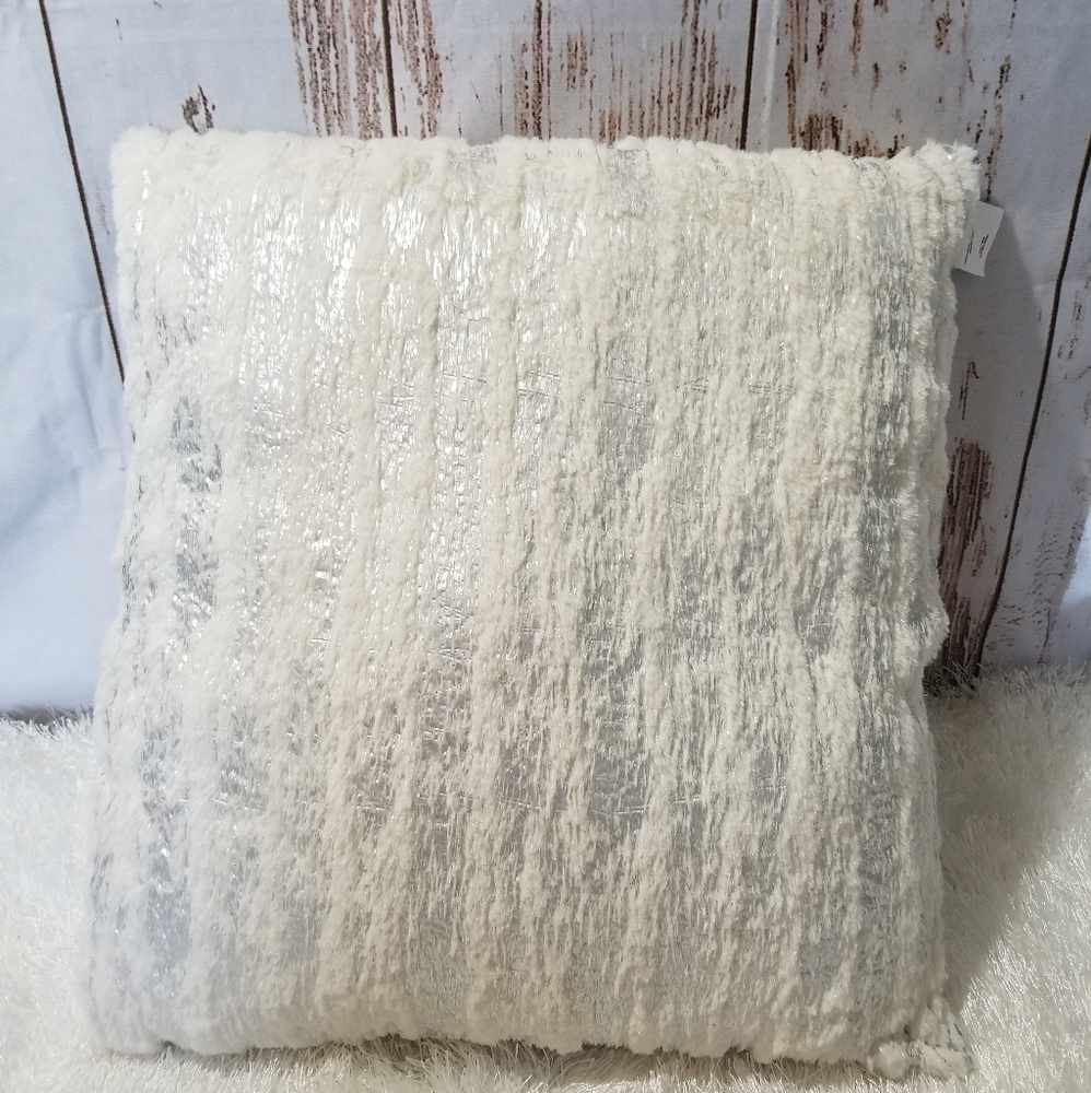 Throw pillow Silver and White